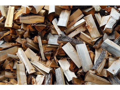 Palivové dřevo měkké - štípaná polínka 33 cm sypané