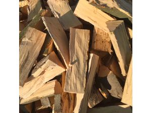Palivové dřevo tvrdé - směs tvrdých listnatých dřevin 45 cm sypané